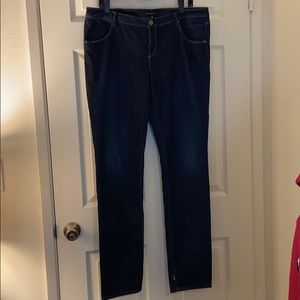 Like new! Elie Tahari Dark Denim Straight Jeans